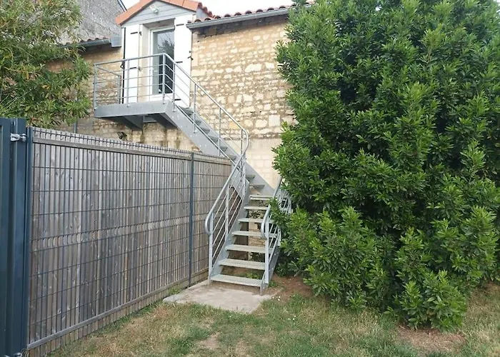 Сasa de vacaciones En Pleine Campagne Avec Jardin Privatif Bournand
